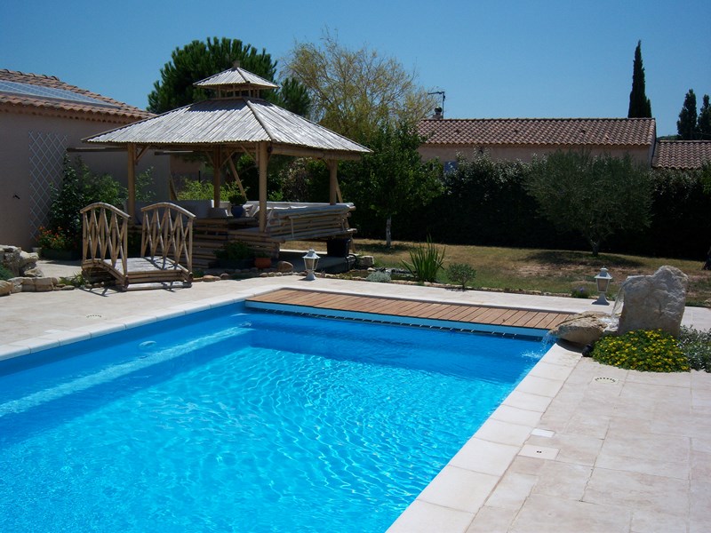 Piscine coque fond plat lac oro  9.40 mètresre