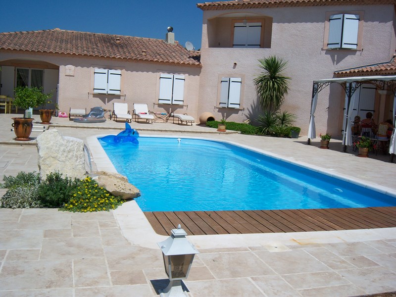 Piscine coque fond plat lac oro  9.40 mètres