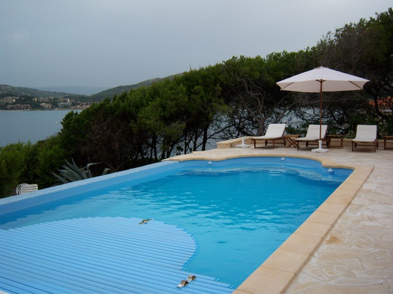 piscine esparron coque inclinée 8.80 mètres