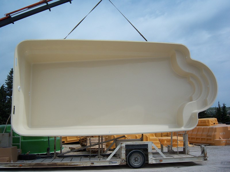 piscine esparron coque inclinée 8.80 mètres