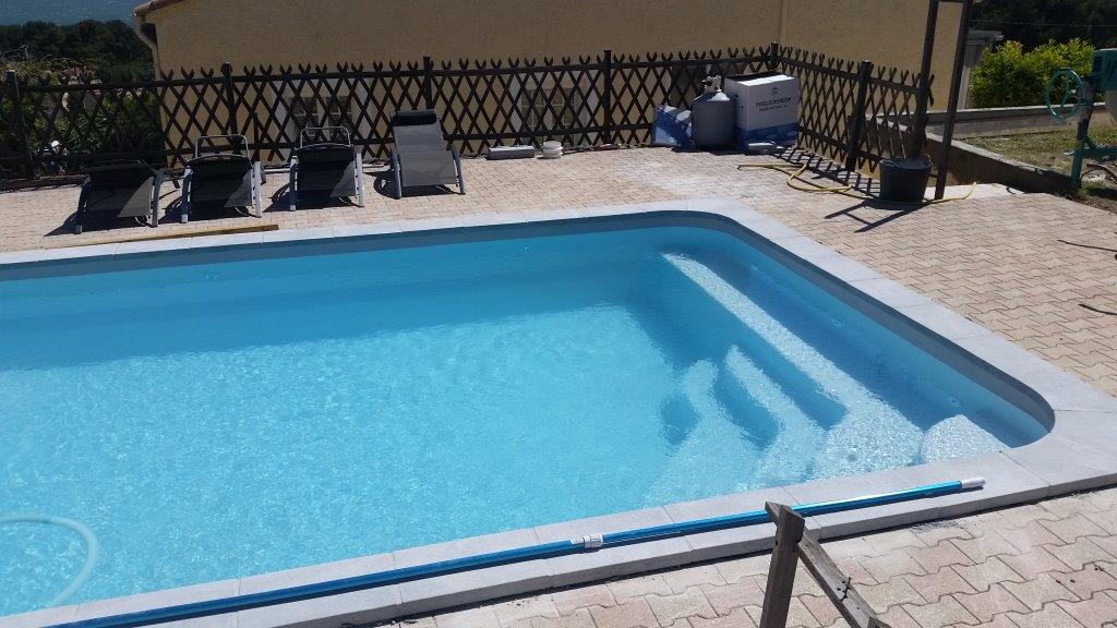 pose de piscine et livraison difficile martigues