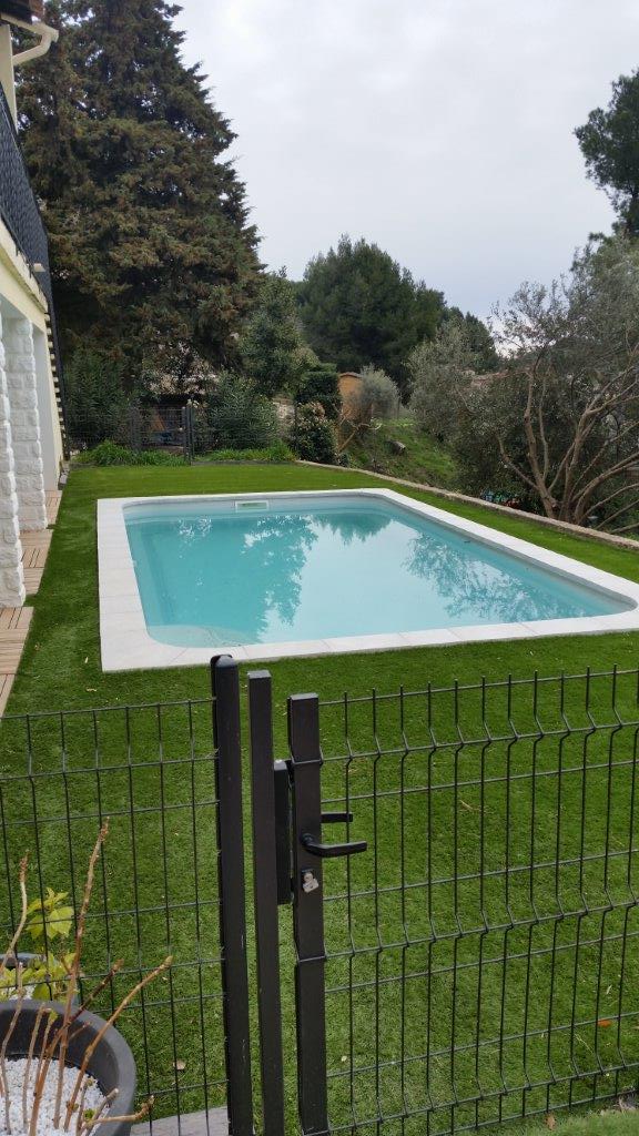 Achat piscine coque Saint Mitre les Remparts