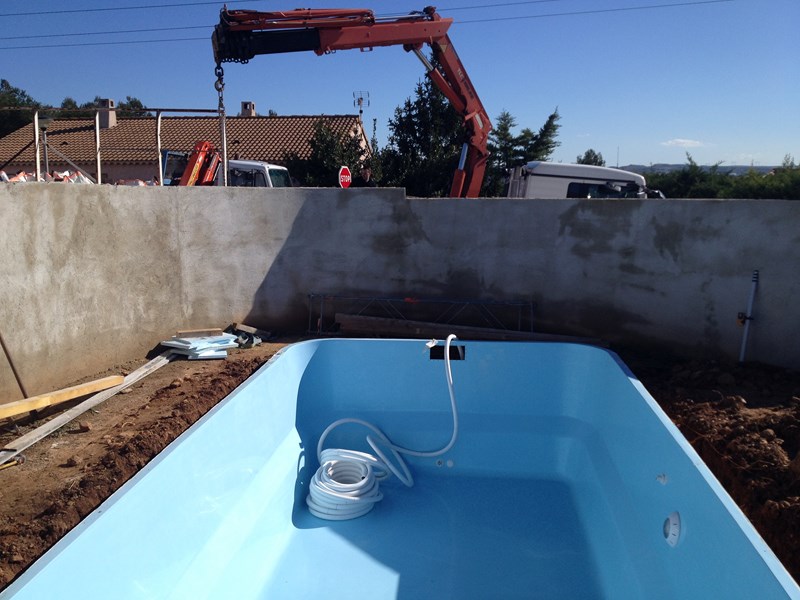 piscine coque bleue Martigues