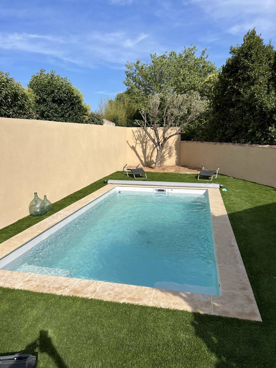 Piscine coque à fond plat 6.90 mètres  Lac Vert