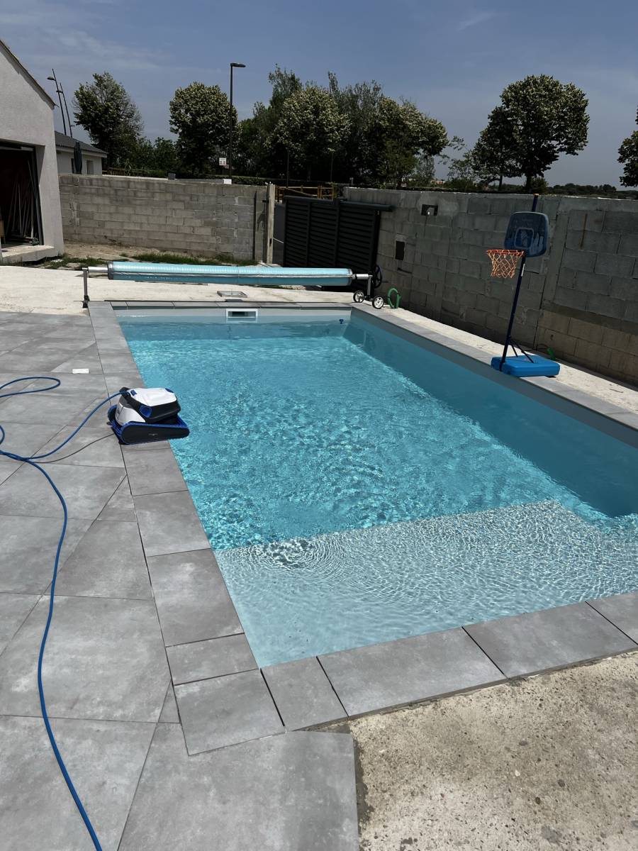 Piscine avec plage 1.40m, Lac de Bourget 7,10 x 3,50 très moderne avec forme rectangulaire avec un fond plat