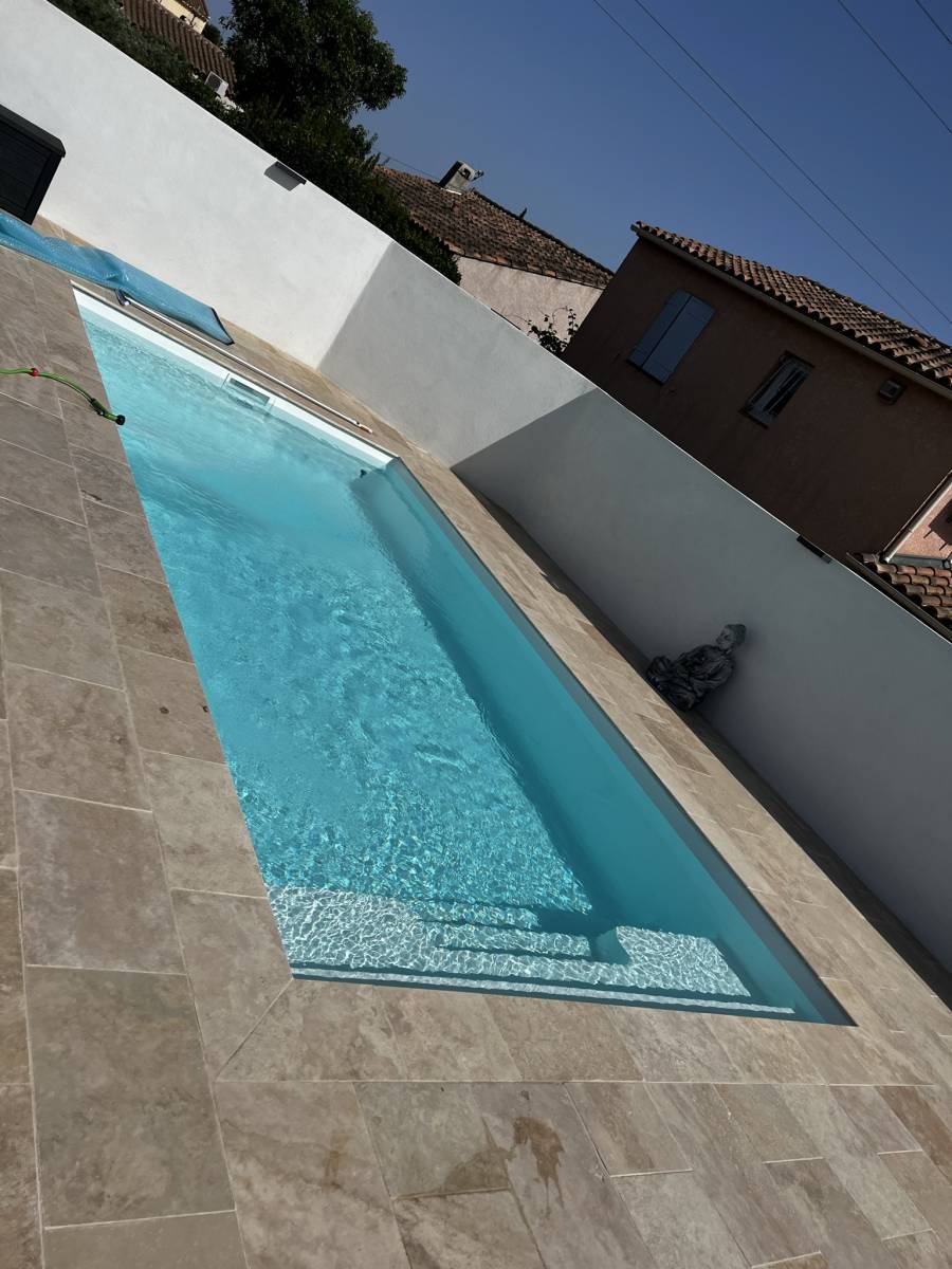 Piscine coque à fond plat 6.90 mètres  Lac Vert