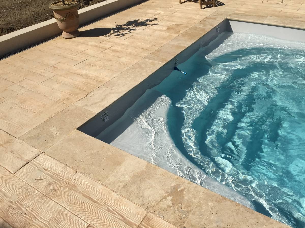 piscine coque lac de lauzet