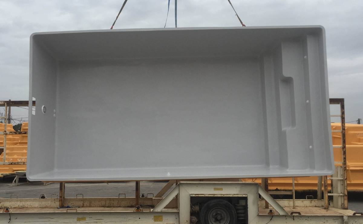 Piscine fond plat Lac vert