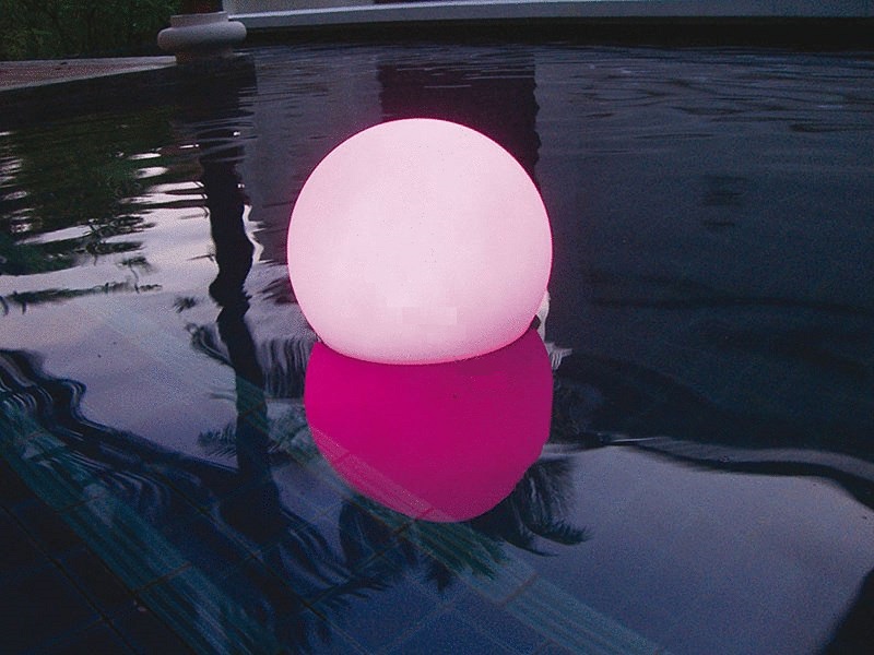 lampe led flottante piscine Istres