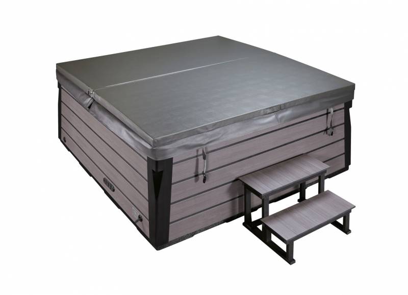 Spa Maldives 5 places avec 3 assises et 2 allongées 120 jets