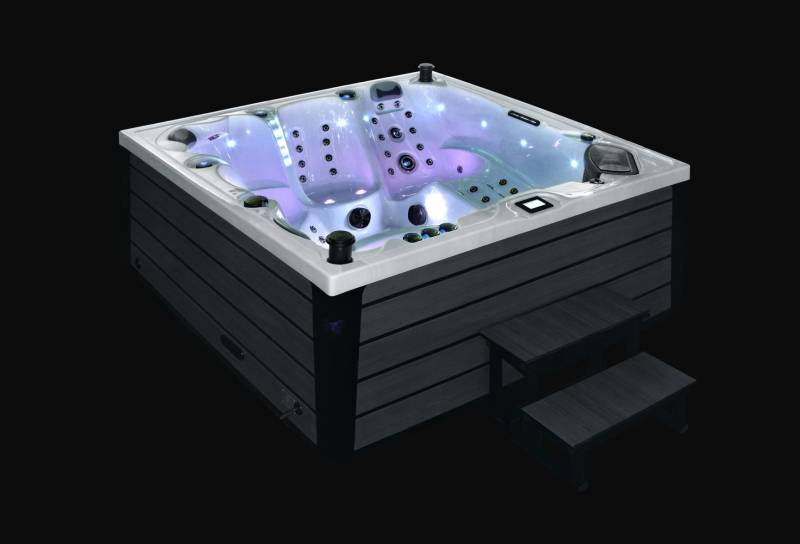 Spa Maldives 5 places avec 3 assises et 2 allongées 120 jets