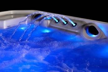 Spa coque Tahiti 3 places La Couronne